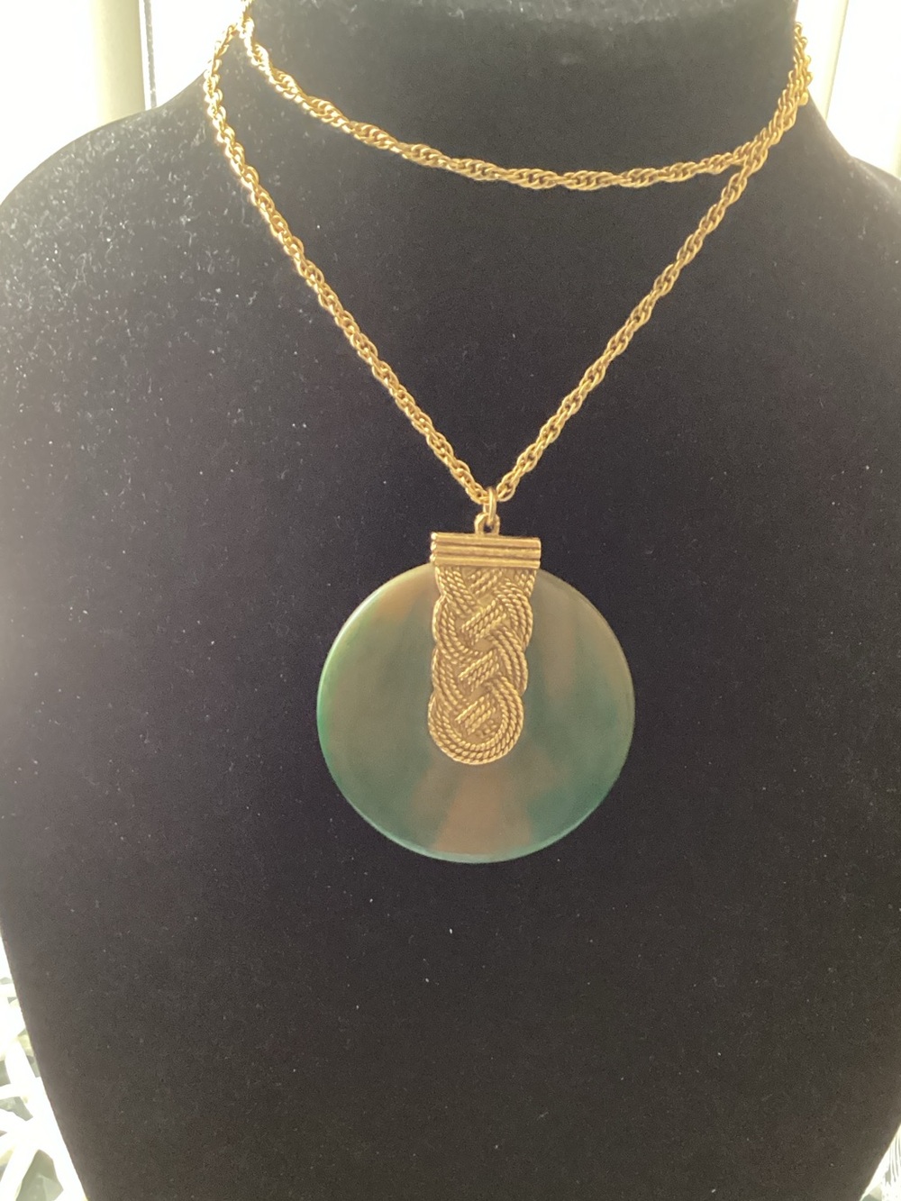 Vintage Necklace from Khara Max Factor it,s a perfume locket!